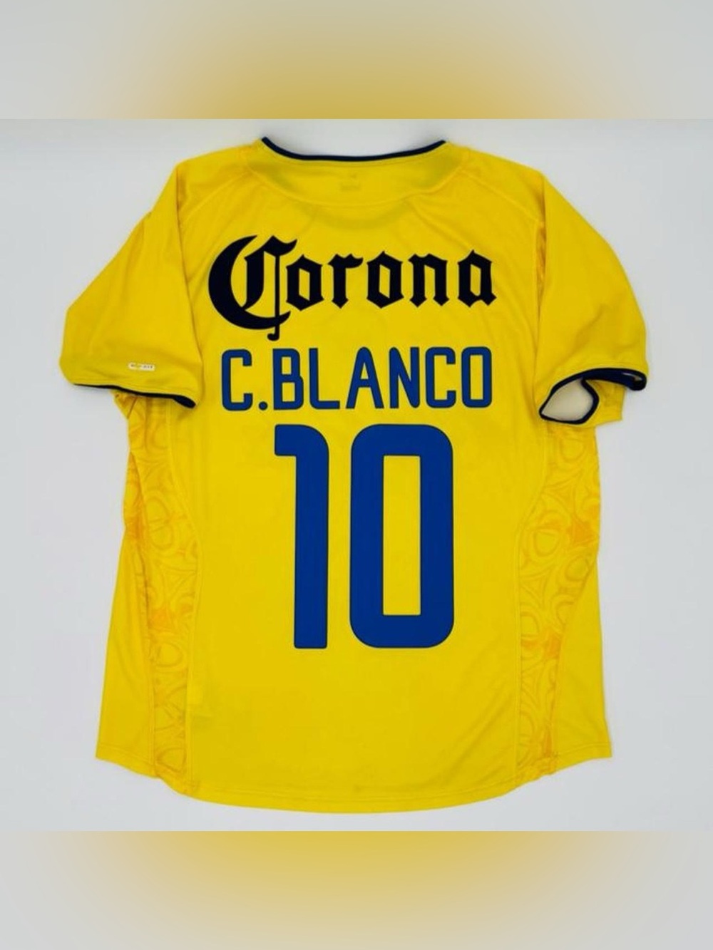 Club America Cuauhtemoc Blanco 2002 03
home jersey